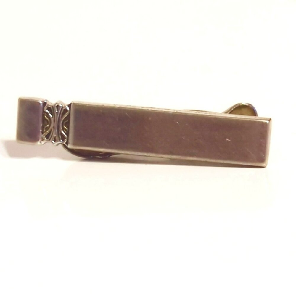 Vintage Hickok Silver Tone Tie Clip With Ornate Engraved Detailing